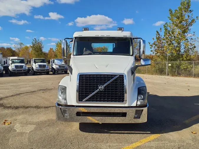 2017 VOLVO VNL64TRACTOR