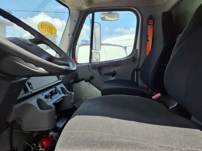 2019 FREIGHTLINER/MERCEDES M2 106