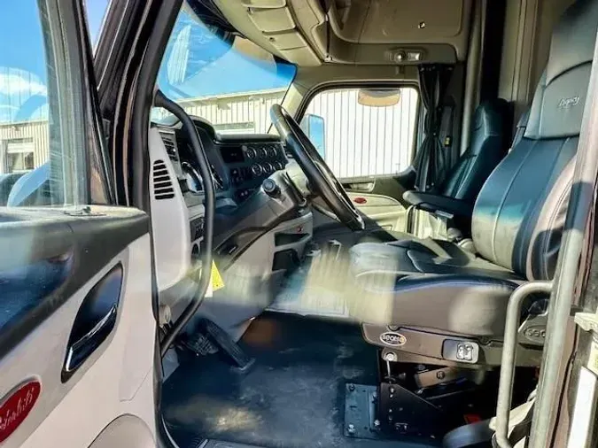 2022 Peterbilt 579