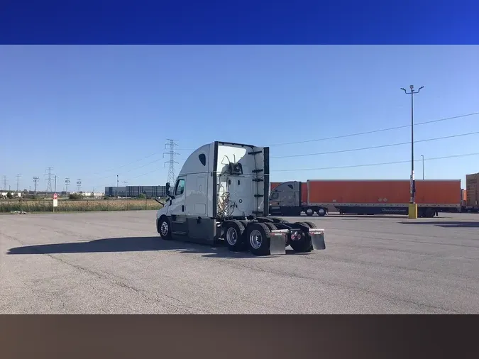 2023 Freightliner Cascadia 126