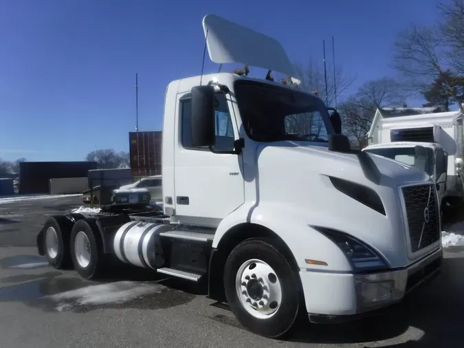 2019 VOLVO VNL