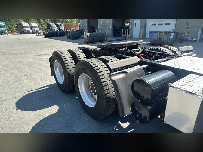 2019 Freightliner Cascadia 126