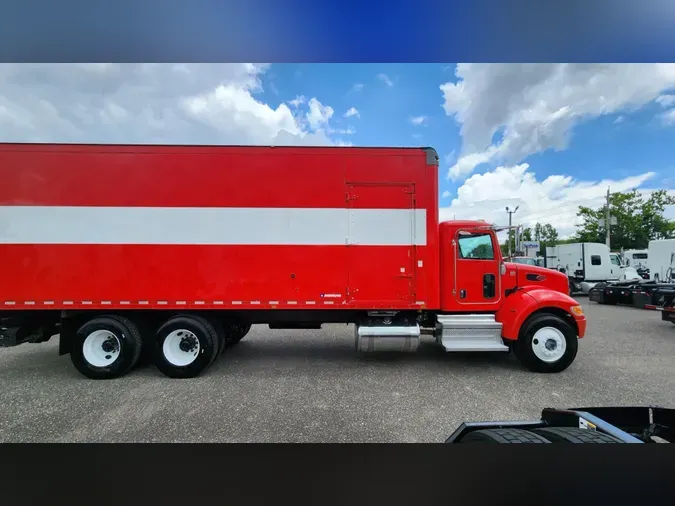 2020 Peterbilt 348