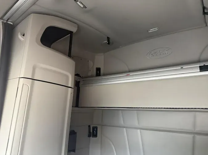 2022 Peterbilt 579