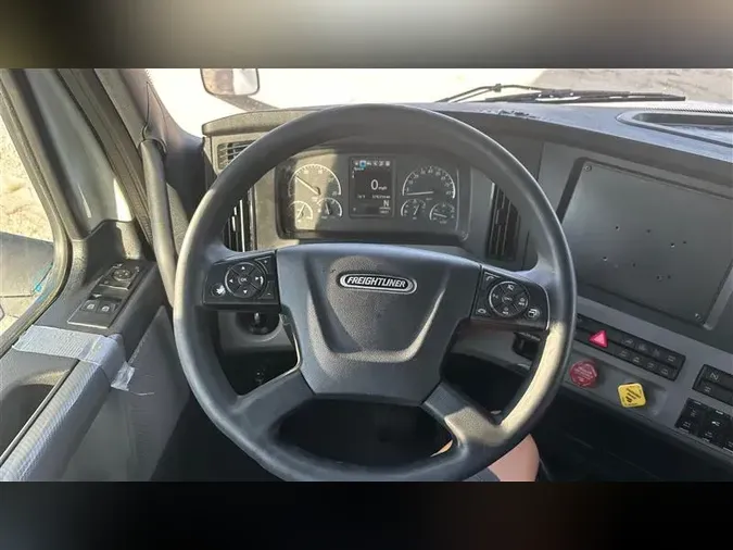 2021 FREIGHTLINER CA126