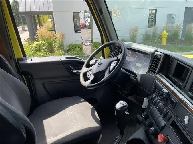 2018 INTERNATIONAL RH613