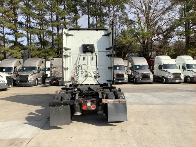 2020 Freightliner Cascadia