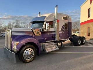 2020 Kenworth W990