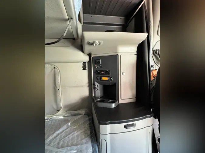 2023 Peterbilt 579