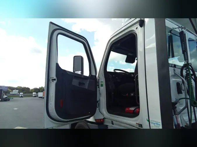 2021 Freightliner Cascadia 126