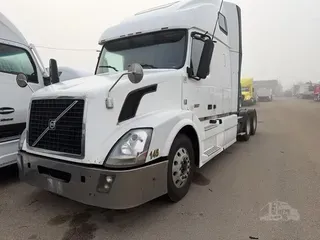 2012 VOLVO VNL64T670