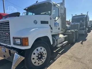 2007 MACK CHN613