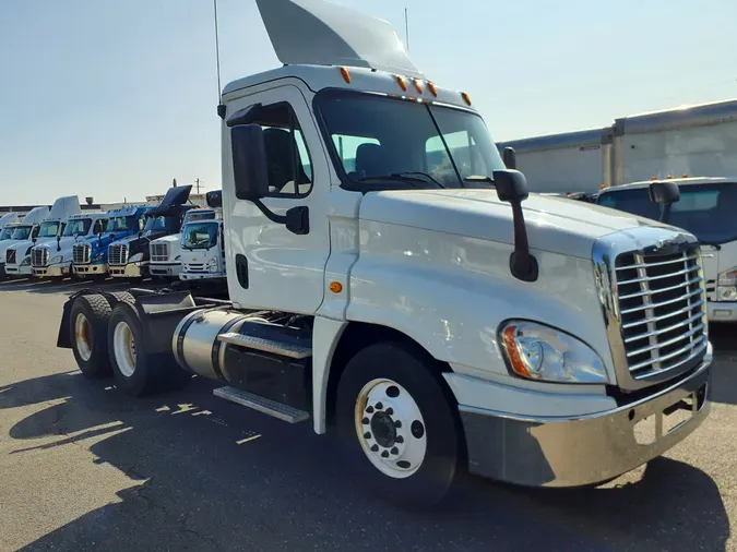 2016 FREIGHTLINER/MERCEDES CASCADIA 125