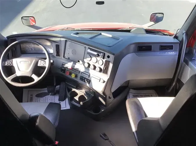 2019 FREIGHTLINER CA126