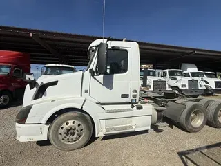 2012 VOLVO VNL64T300