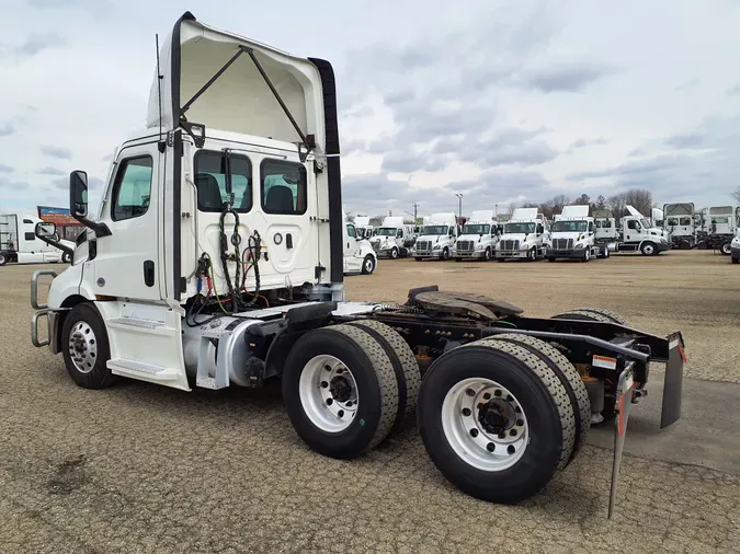 2020 FREIGHTLINER/MERCEDES NEW CASCADIA 116