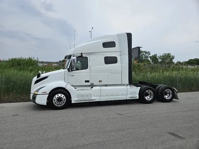 2024 VOLVO VNL64T760
