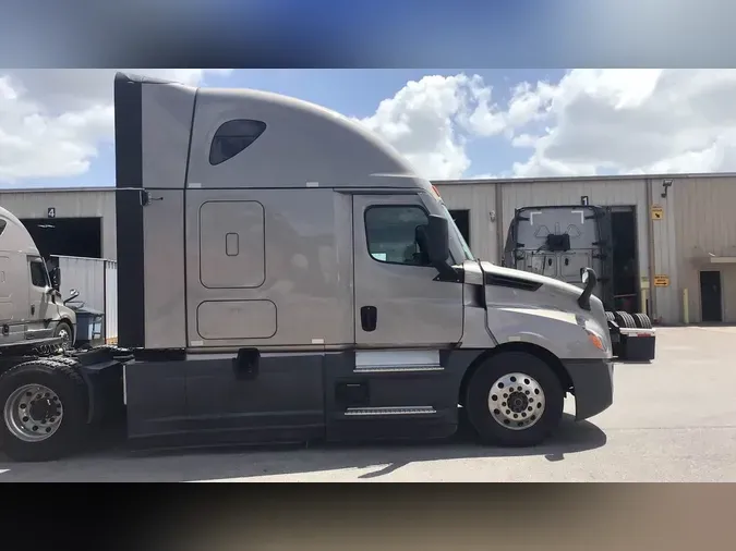 2025 Freightliner Cascadia 126
