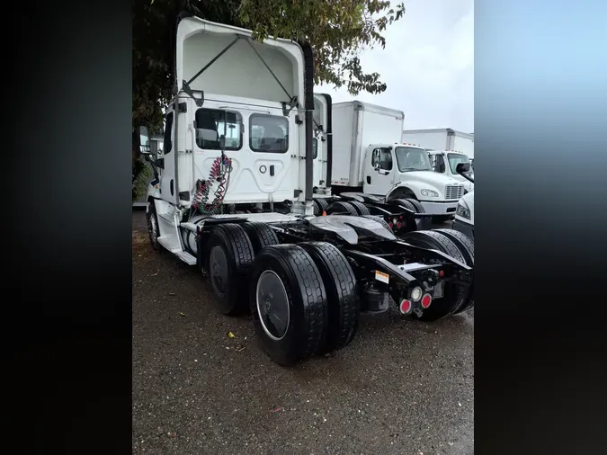 2019 FREIGHTLINER/MERCEDES CASCADIA 12534aed09251a8f12412f161b150aa9aee