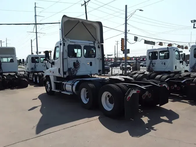 2017 FREIGHTLINER CASCADIA 125