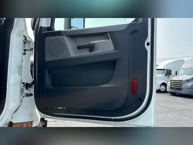 2021 FREIGHTLINER CA116
