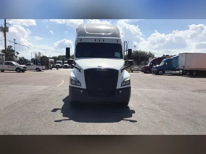 2022 Freightliner Cascadia 126