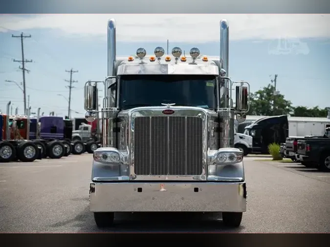 2025 PETERBILT 589