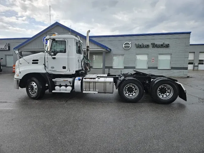 2018 MACK CXU613