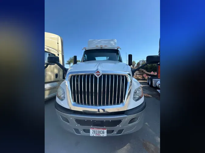 2019 NAVISTAR INTERNATIONAL LT625 DAYCAB T/A