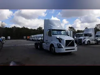 2018 Volvo VNL300