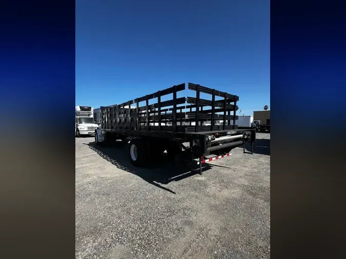 2018 FREIGHTLINER M2 106
