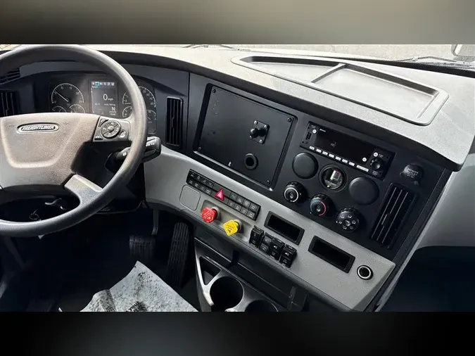 2021 FREIGHTLINER CA116