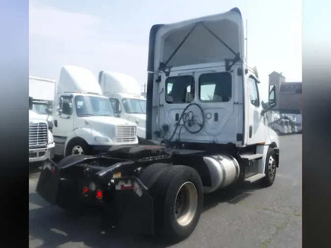 2019 FREIGHTLINER NEW CASCADIA 126