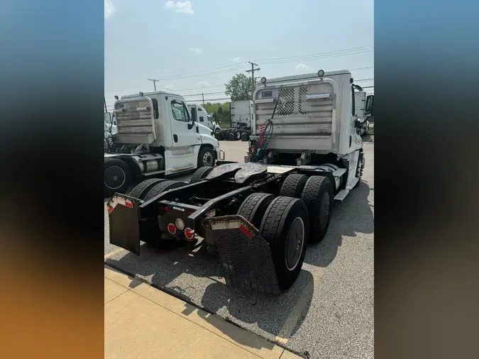 2020 FREIGHTLINER/MERCEDES CASCADIA 125