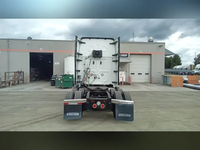 2023 Freightliner Cascadia 126