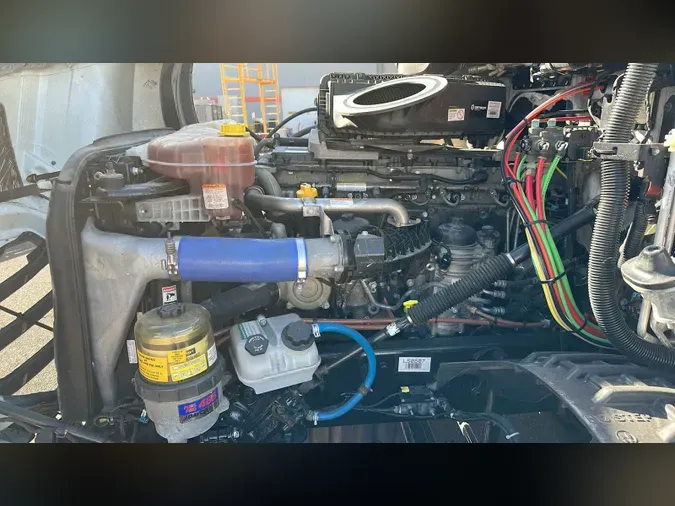 2020 Freightliner Cascadia 126