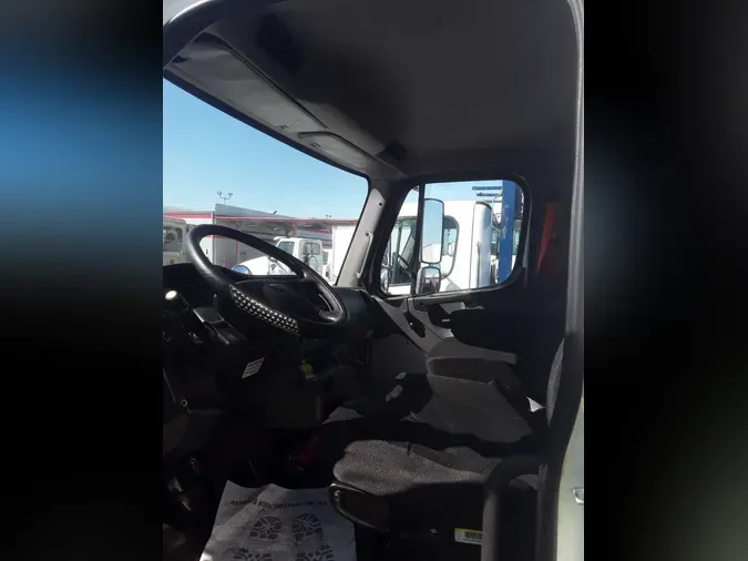 2016 FREIGHTLINER/MERCEDES M2 106