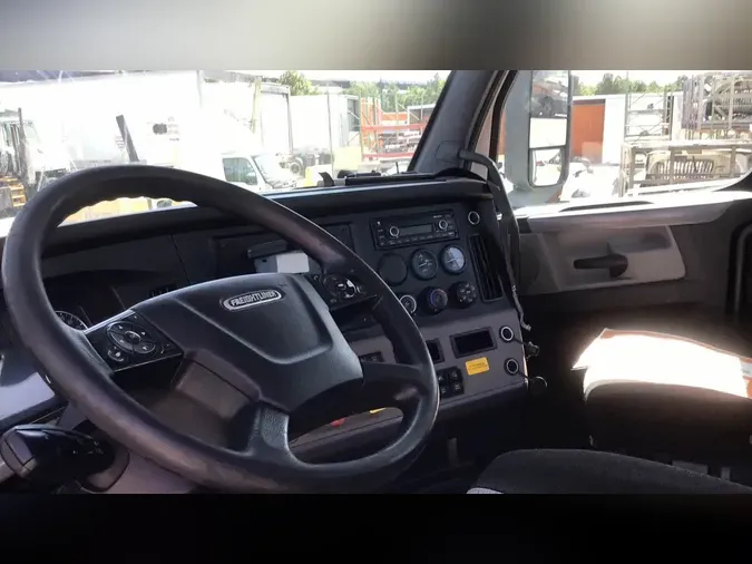 2020 Freightliner Cascadia 126