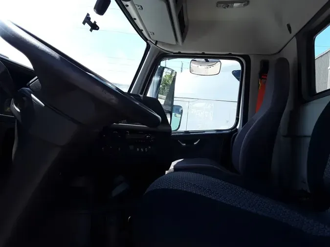2019 VOLVO VNL64T-300