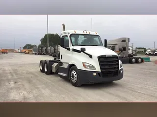 2019 Freightliner Cascadia 126