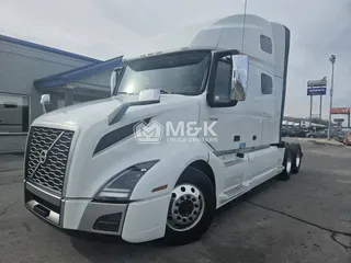 2024 VOLVO VNL64T760