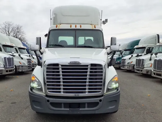 2019 FREIGHTLINER/MERCEDES CASCADIA 12534d0646ca016c28a6e02d726e5440017