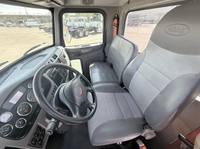 2020 Peterbilt 33734d2066af4c338003166557adf3978a6