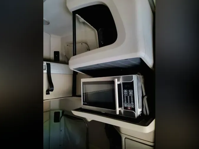 2020 Peterbilt 579
