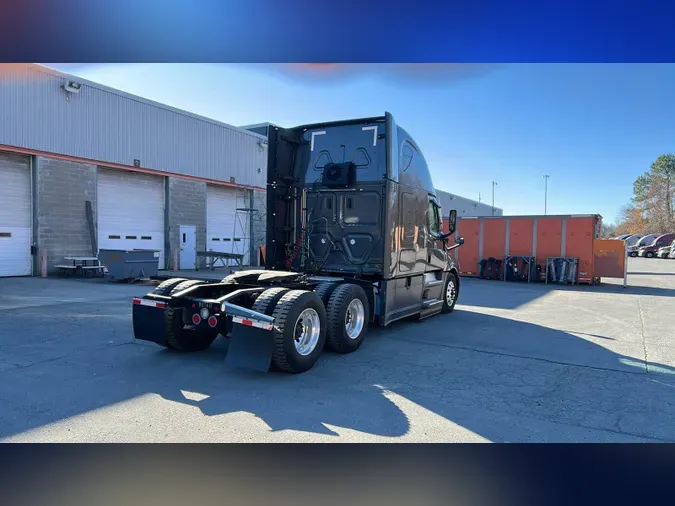 2023 Freightliner Cascadia 126