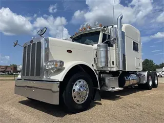 2018 PETERBILT 389