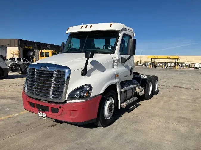 2017 Freightliner X12564ST