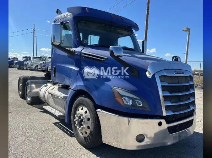 2019 FREIGHTLINER Cascadia 126