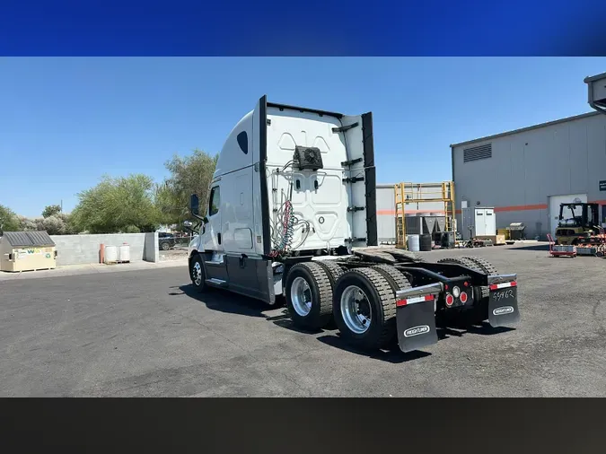 2023 Freightliner Cascadia 126