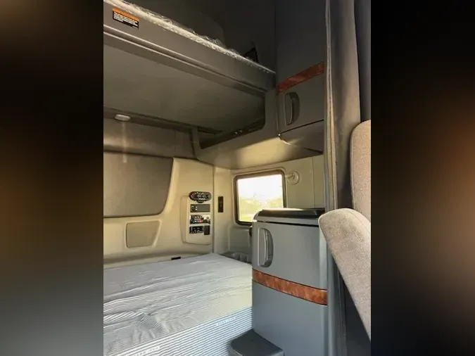 2022 International LT625